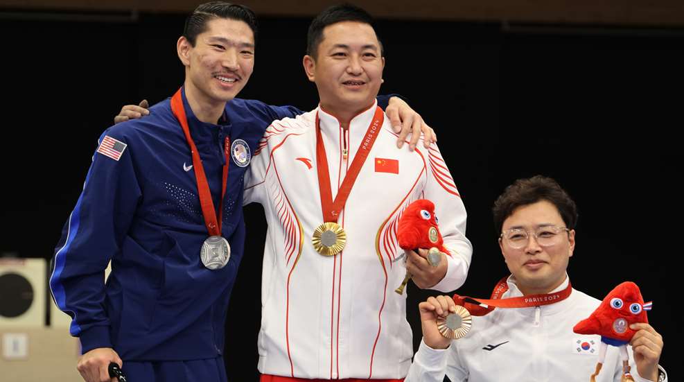 Gong Paralympicmedal Shanebrook 1