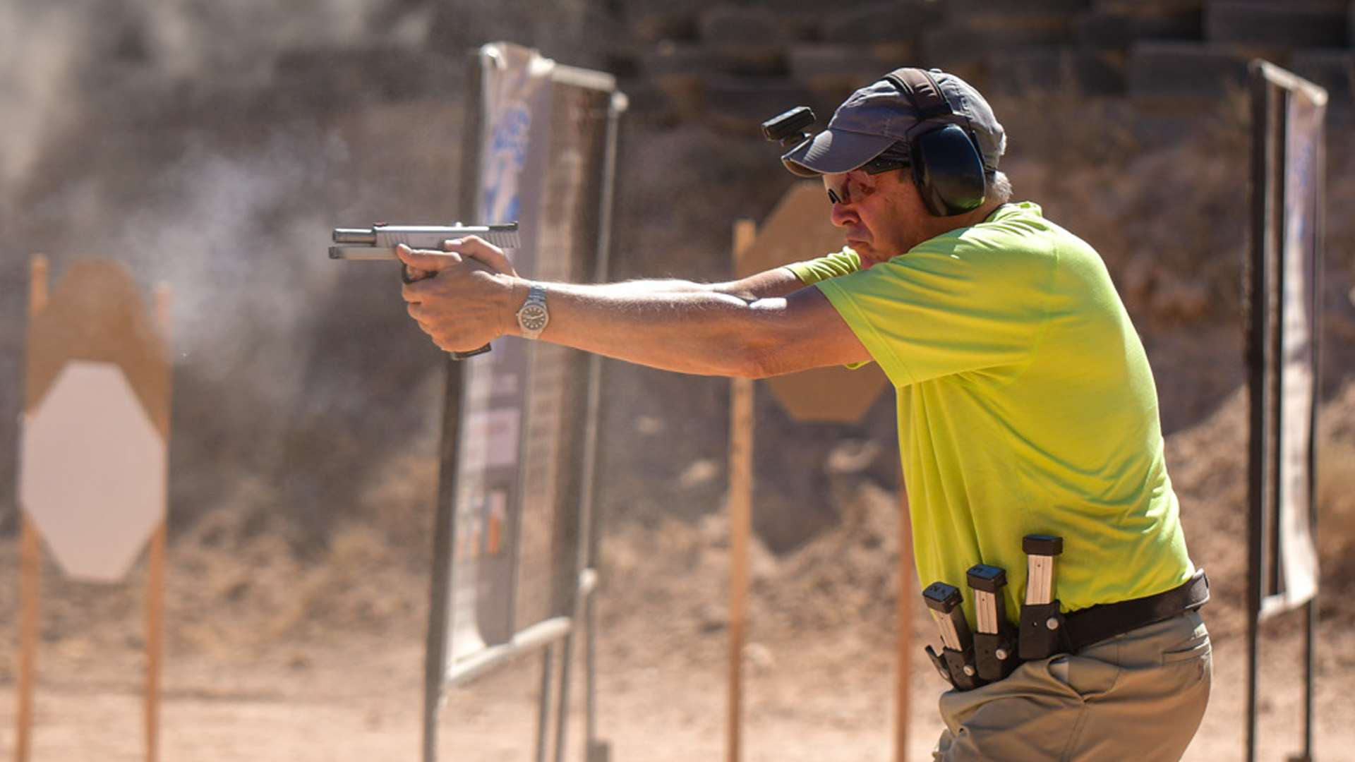 USPSA competitor tackling a match stage
