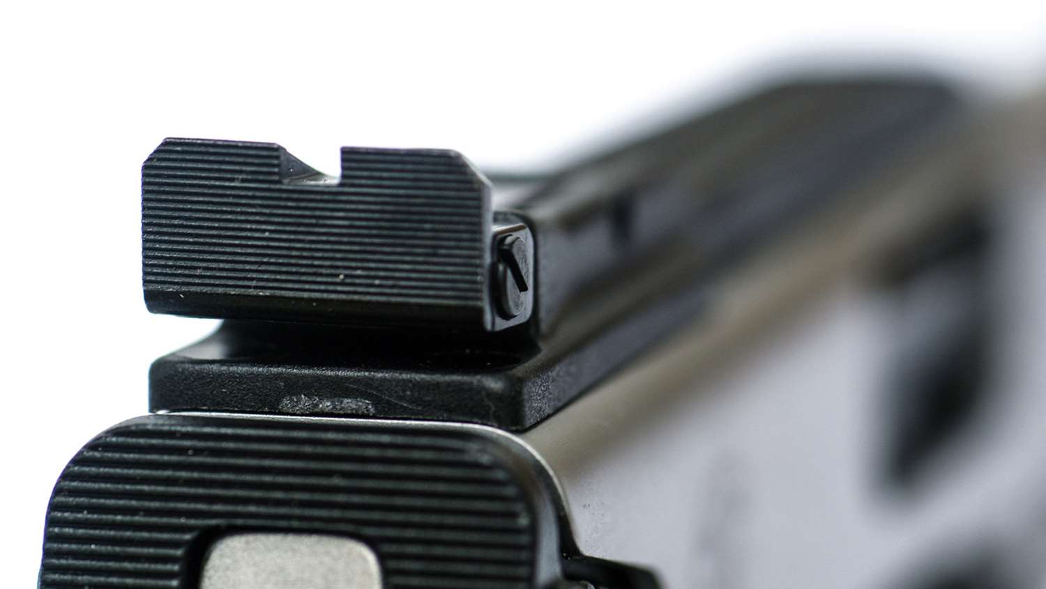 Serrated black blade rear sight | SW22 Target Model Victory