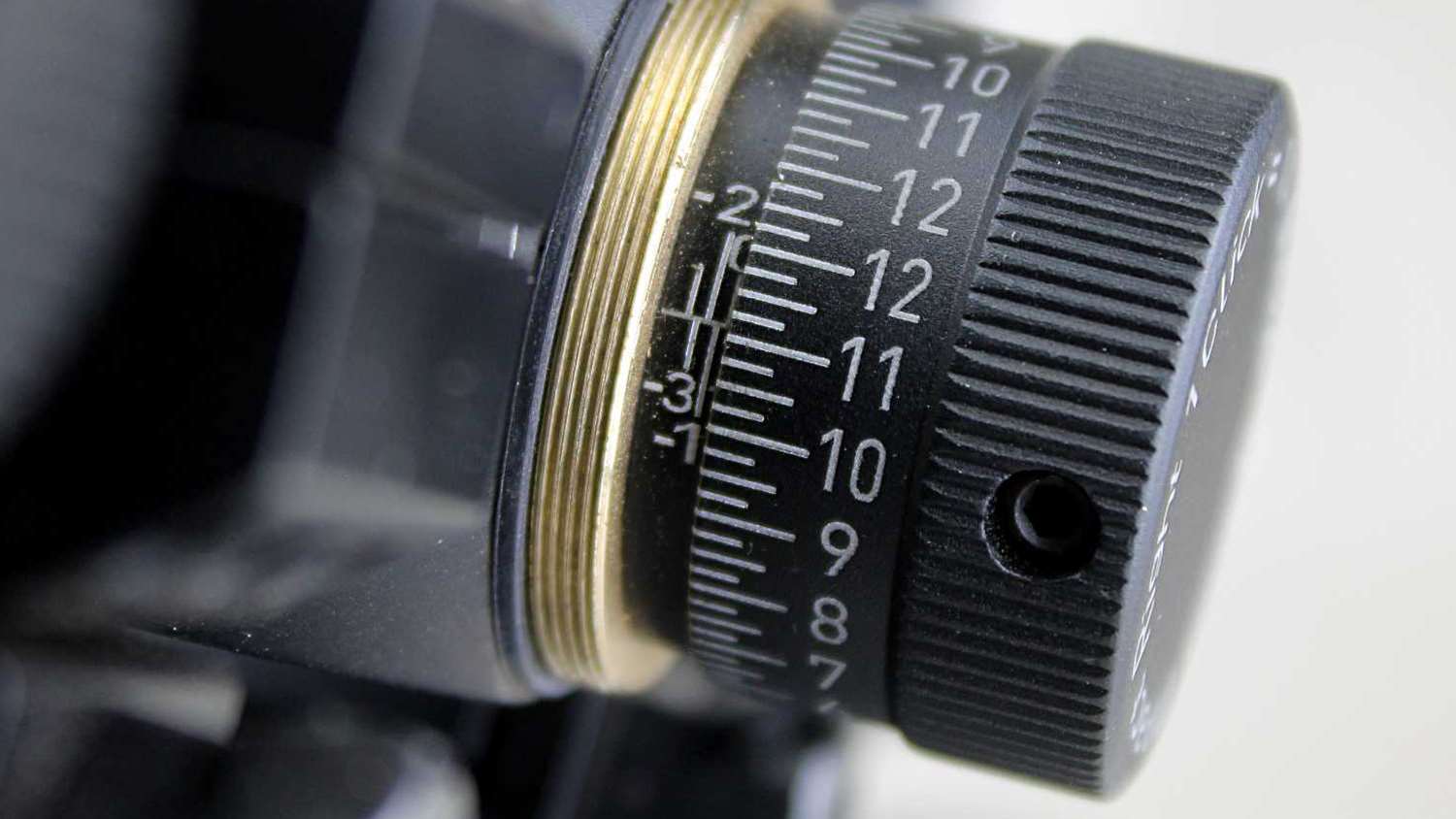 Hi-Lux XTC 1-4x34 mm scope windage knob markings