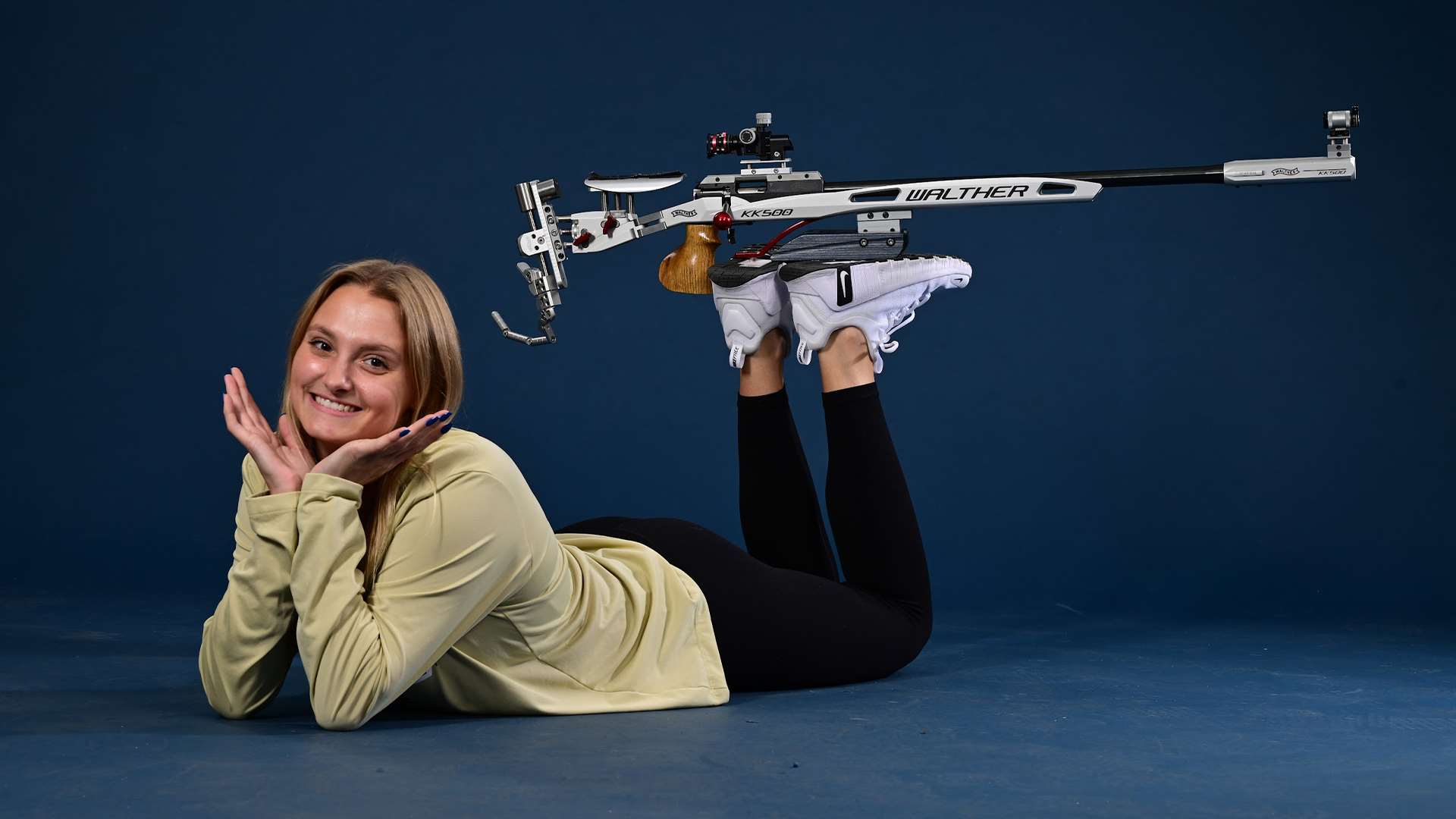 Natalia Siek with rifle