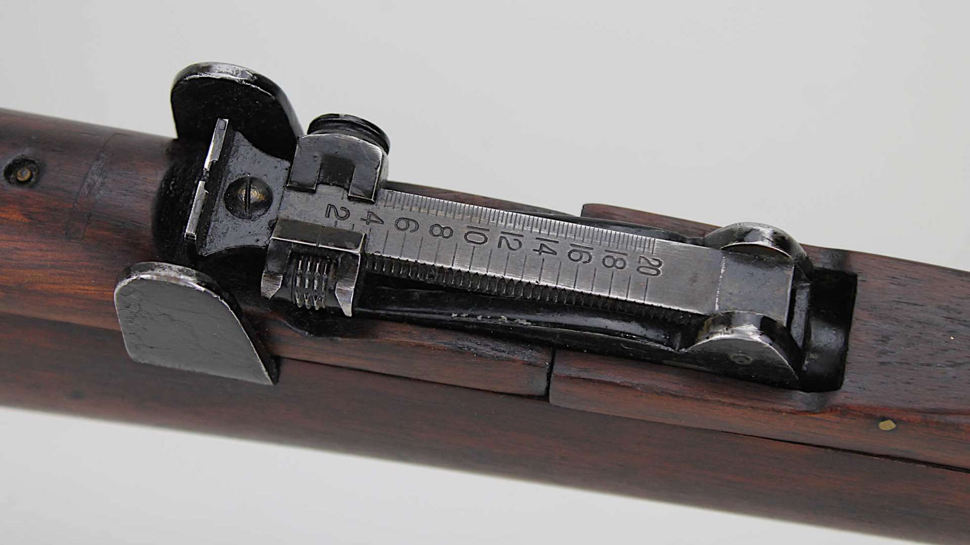 Enfield 2000-meter rear sight