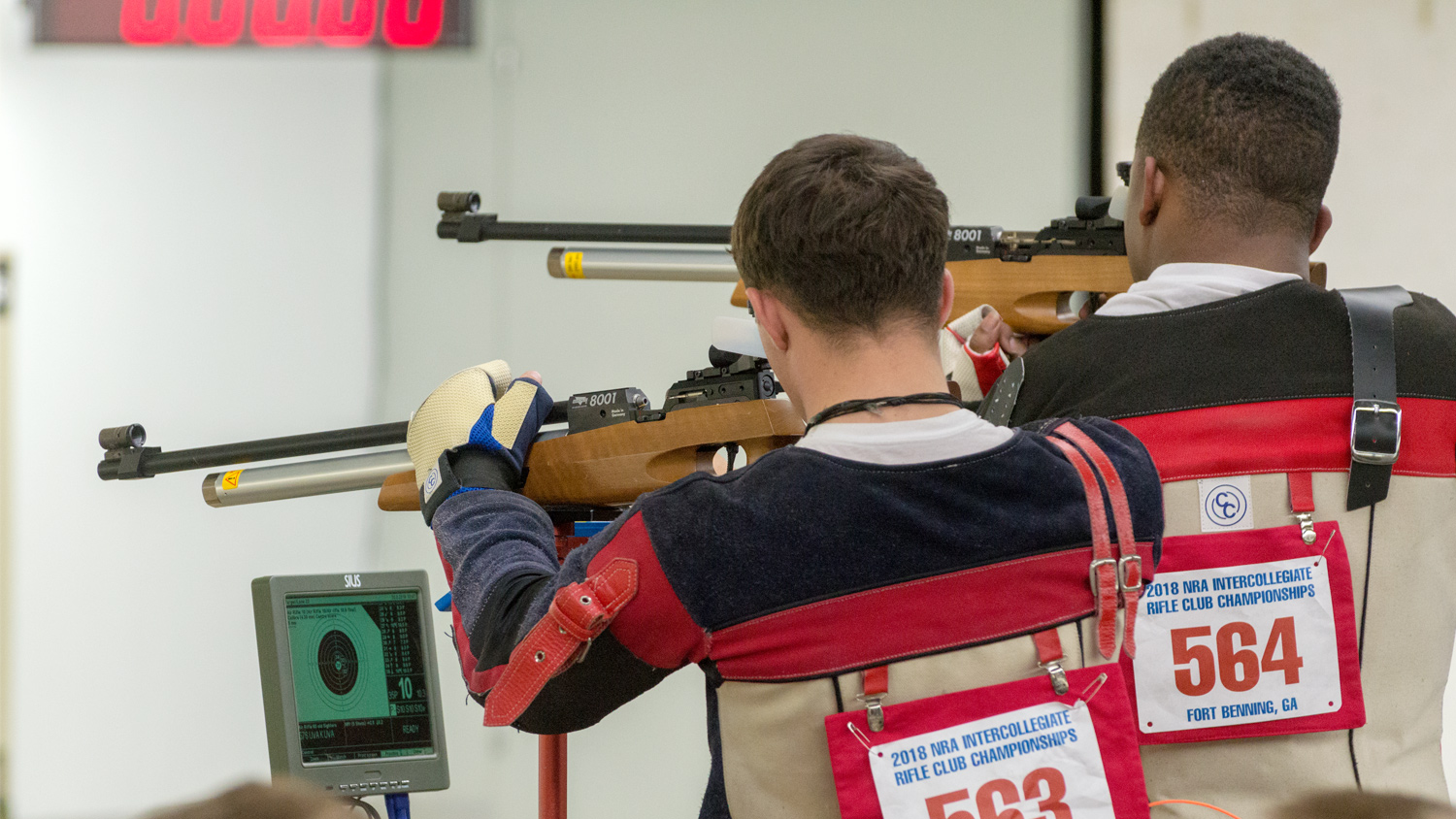 Adjusting rifle sights