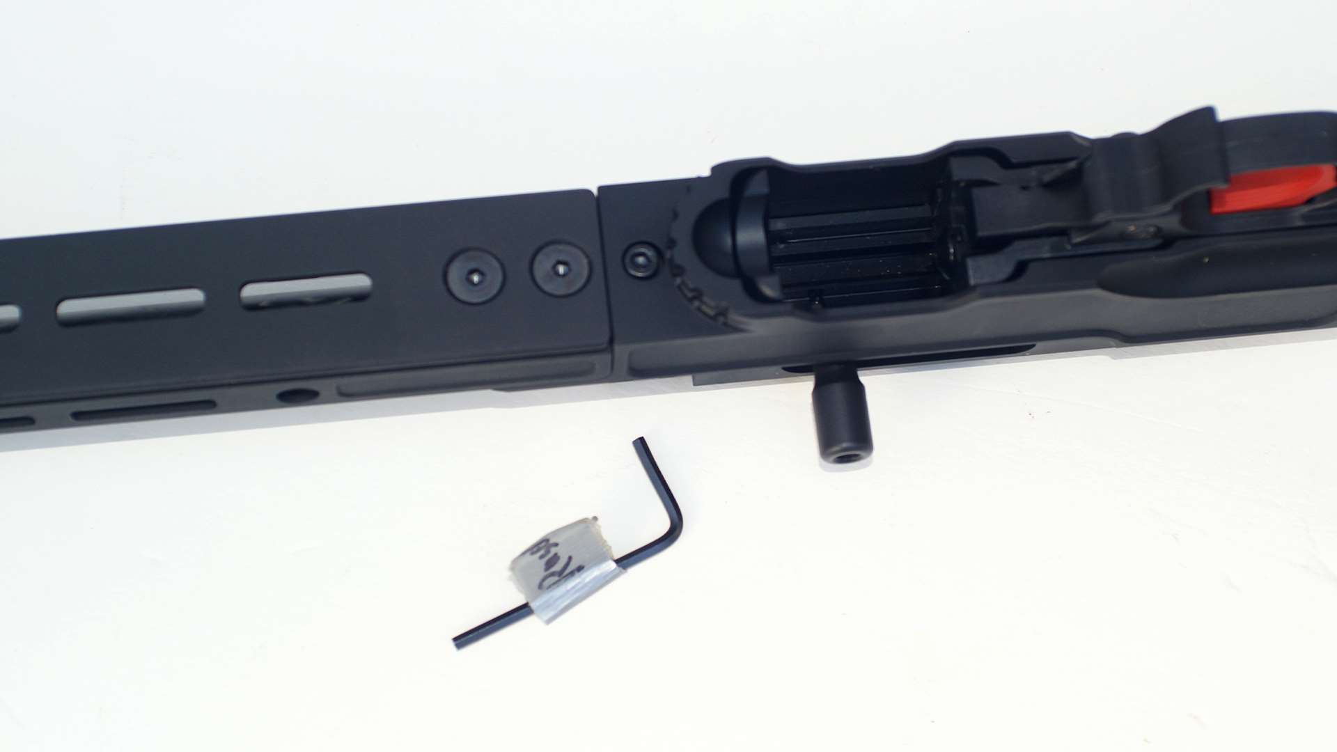 Barrel tensions screws