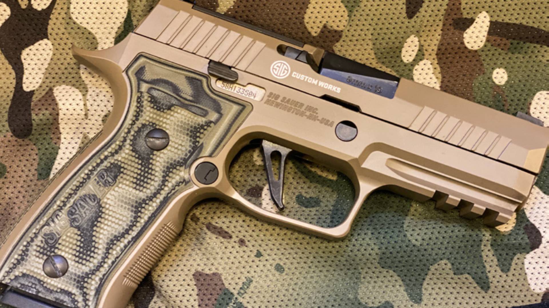SIG Sauer P320 AXG Scorpion 9 mm pistol