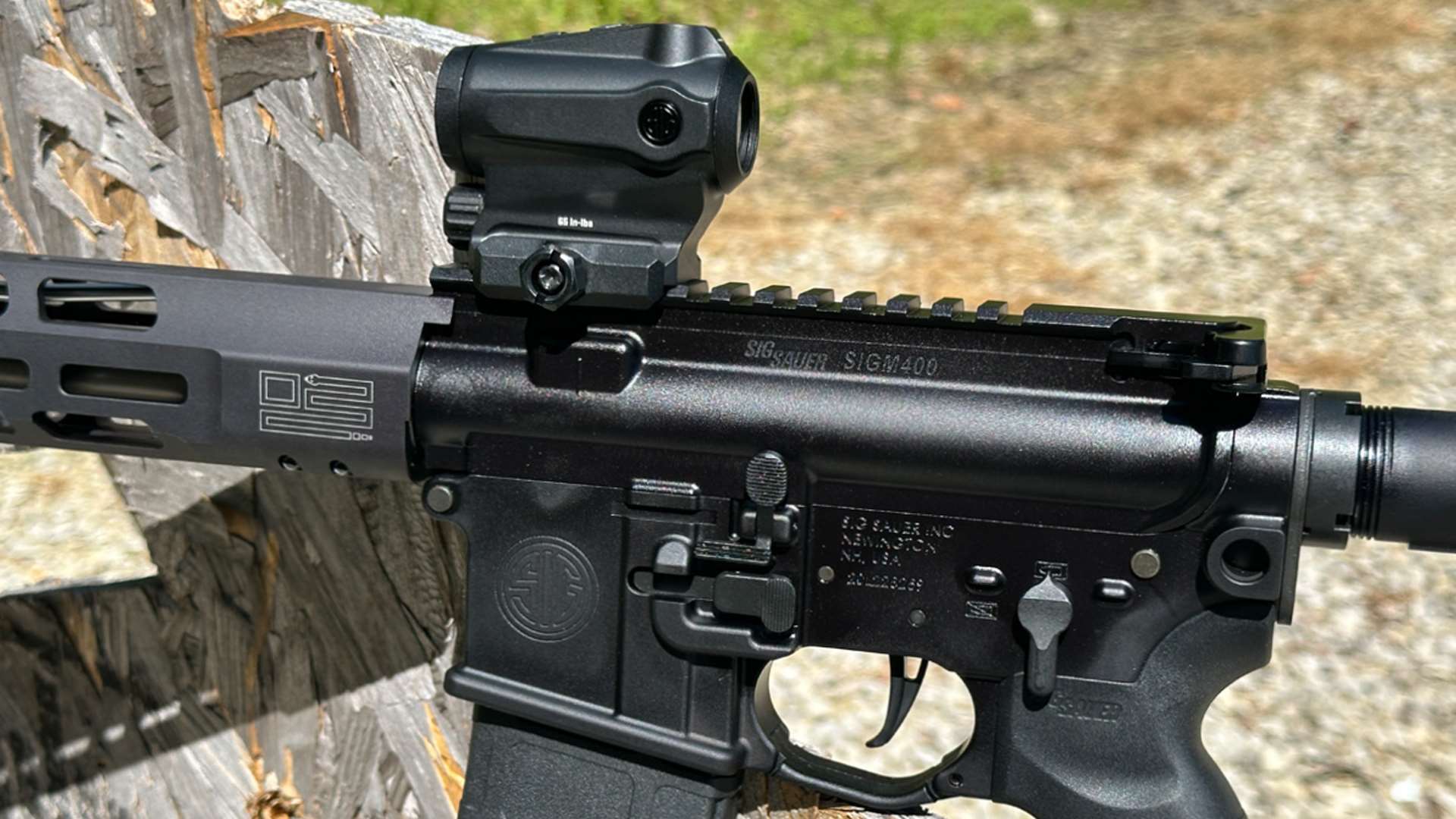 Competition features on the SIG M400-TREAD 5.56 mm rifle
