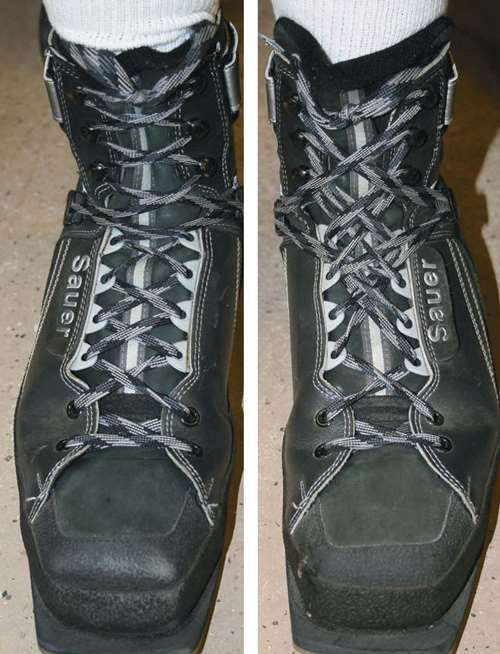 Normal lacing and vertical lacing for shooting shoes