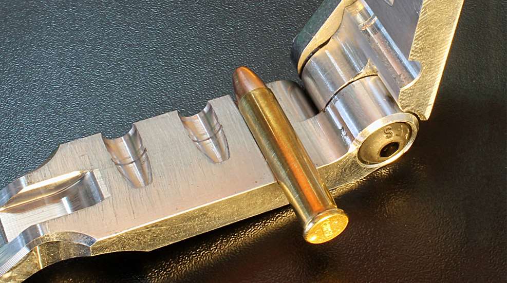lead-22mag1.jpg