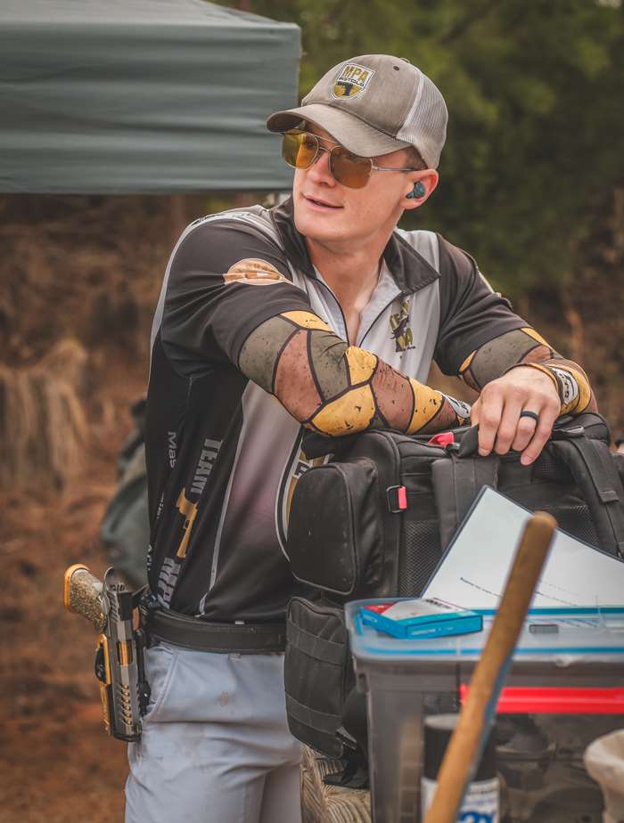 Joey Sauerland with his range bag during a match