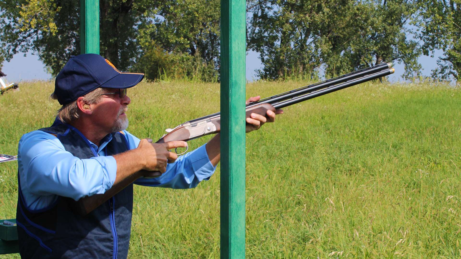 Dana Farrell with Beretta 694 O/U 12-gauge shotgun in Italy